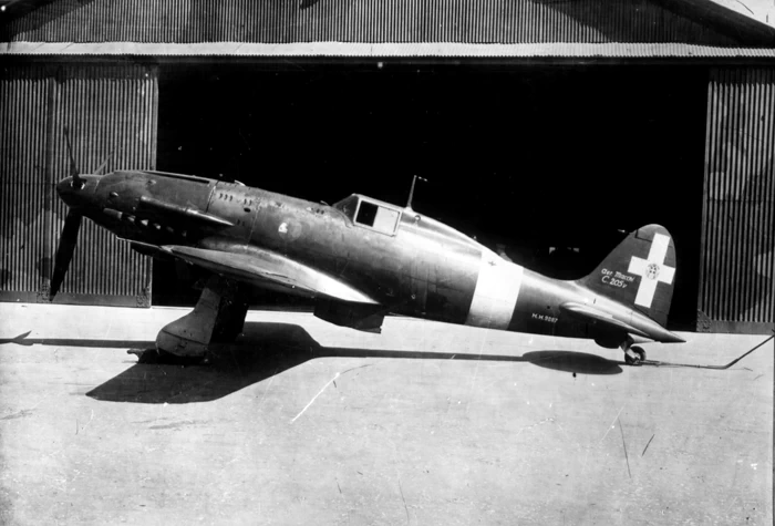Il prototipo del Macchi C.205V (M.M. 9287) ripreso a Guidonia durante le prove militari