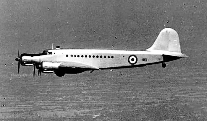 Fiat G.12 in volo