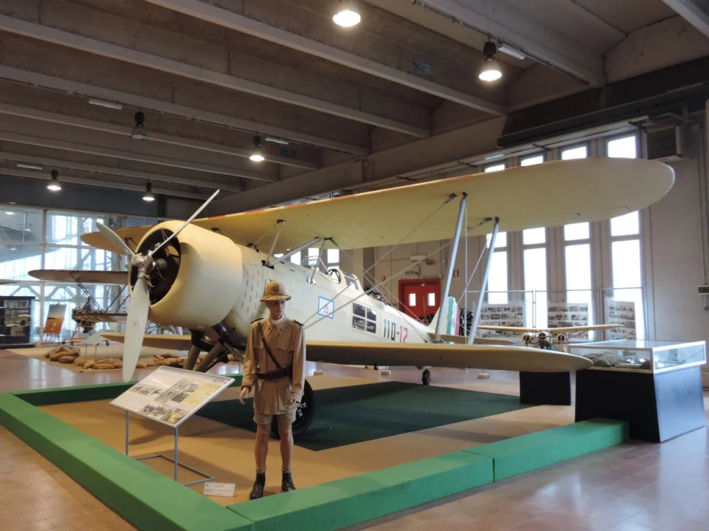 Un Ro.37bis esposto al Museo storico dell'Aeronautica Militare.