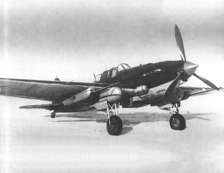 Il-2m con cannoni NS-37