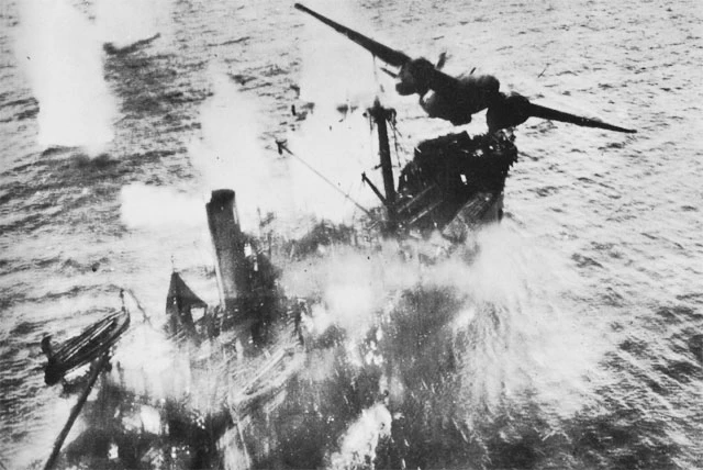 A-20 Havoc dell'89° Squadron mentre attacca un mercantile giapponese