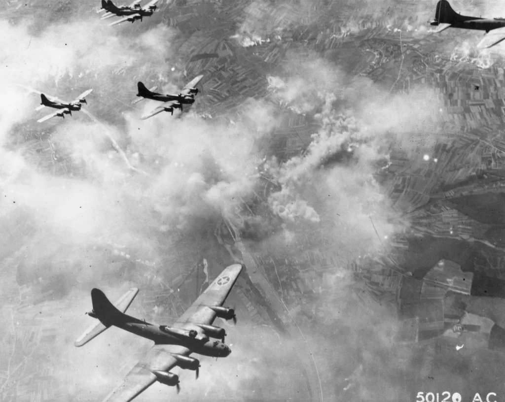 Formazione di B-17F in volo su  Schweinfurt, 17 agosto 1943