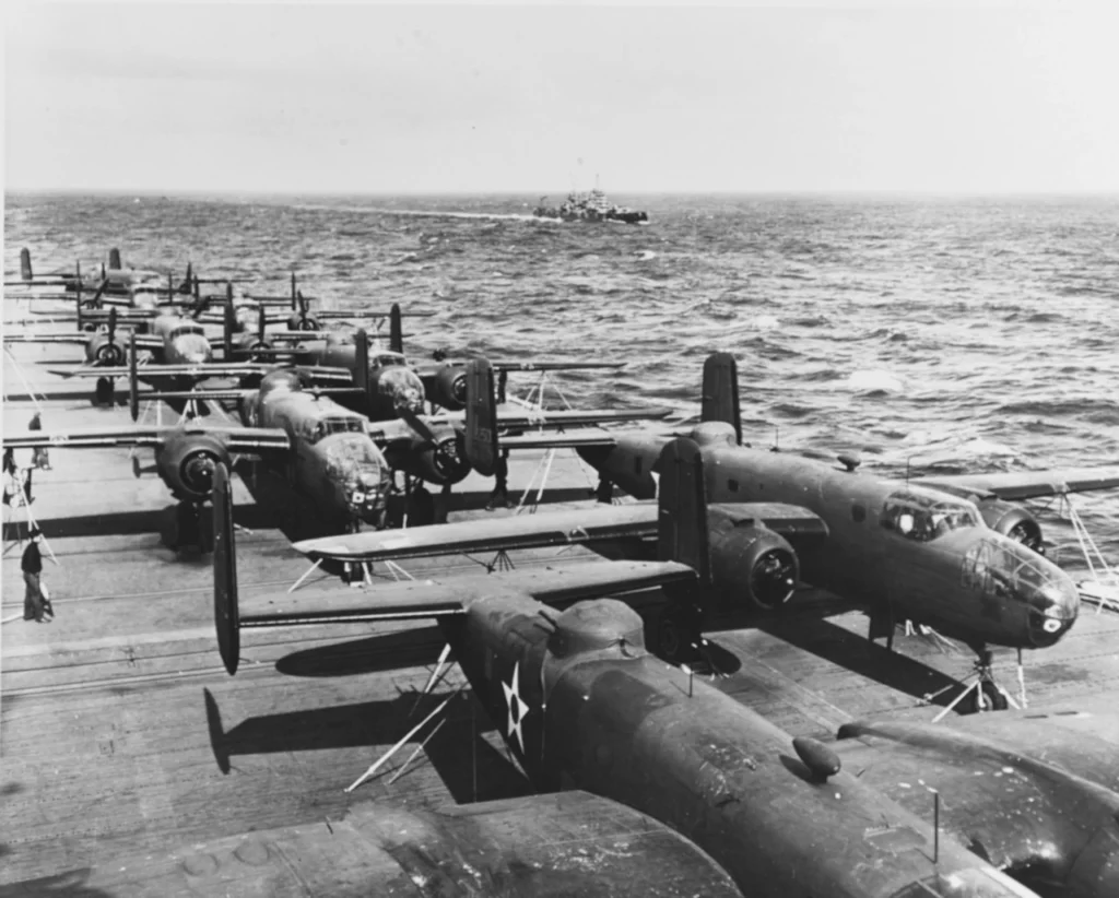 I B25 del Raid Doolittle a bordo della portaerei Hornet