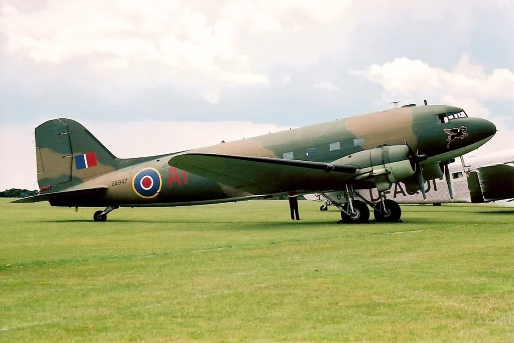 Un C-47 Dakota in livrea RAF (foto del 2004)