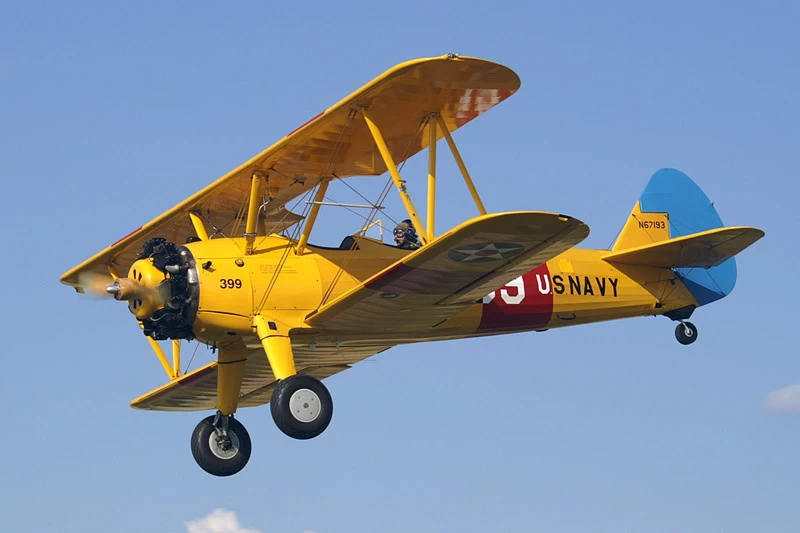 il Boeing Stearman N67193 in livrea USN