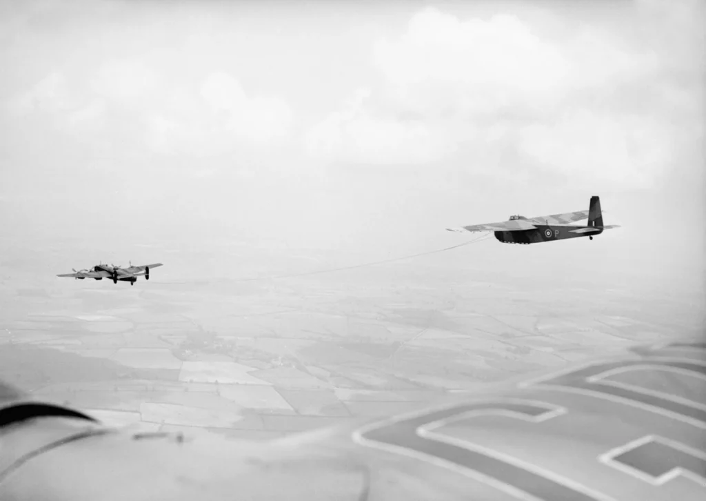 Hamilcar Mark I in volo trainato da un Halifax