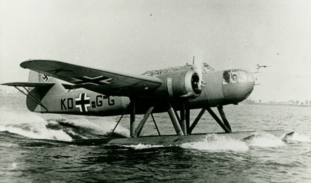 Fokker T.VIII con insegne della Luftwaffe