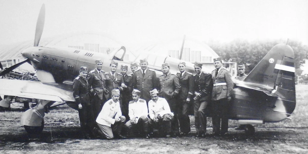 Rogožarski IK-3 con piloti