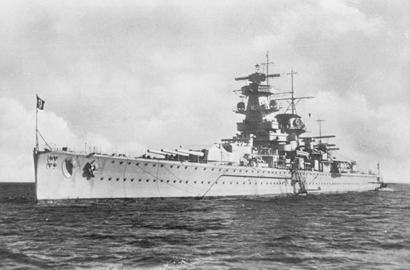 L'Admiral Graf Spee in navigazione (Bundesarchiv DVM 10 Bild 23 63 06 )