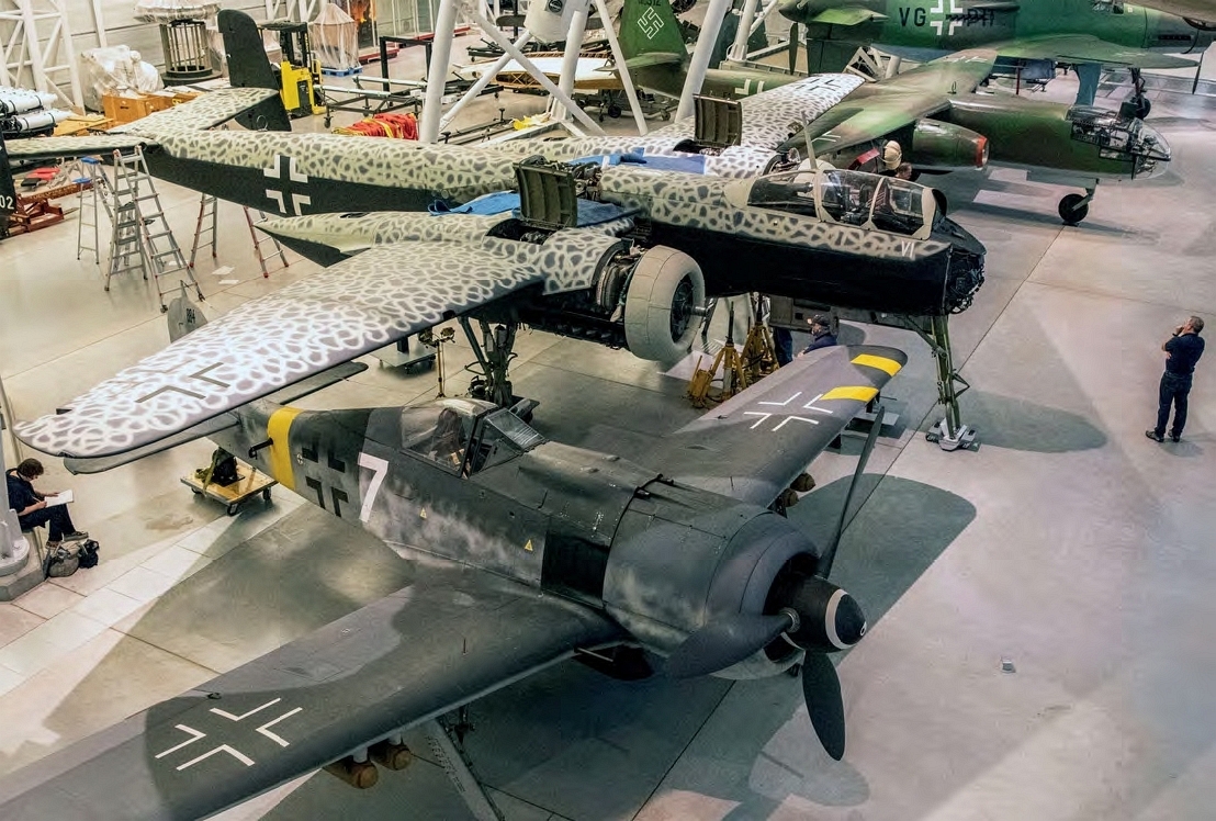 Lo Heinkel 219 esposto allo Smithsonian