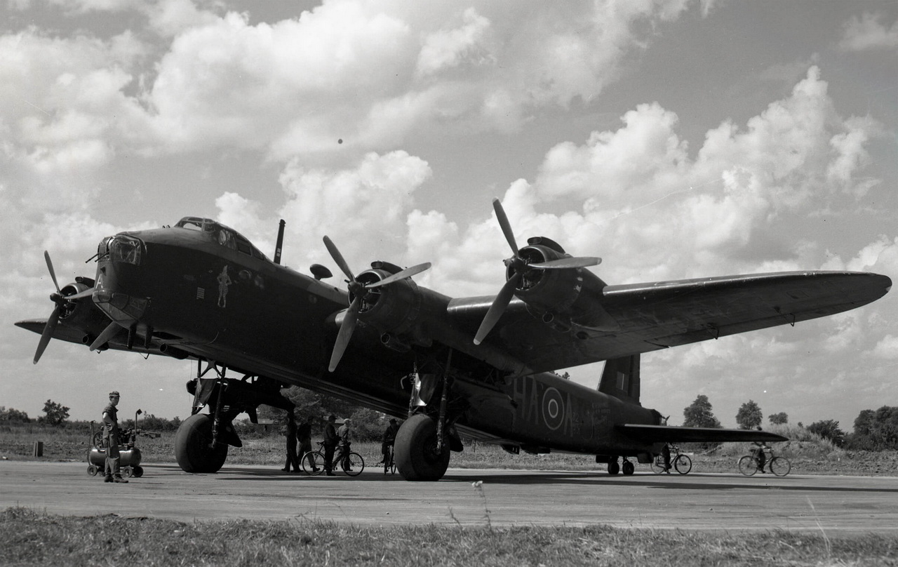 Short Stirling photo