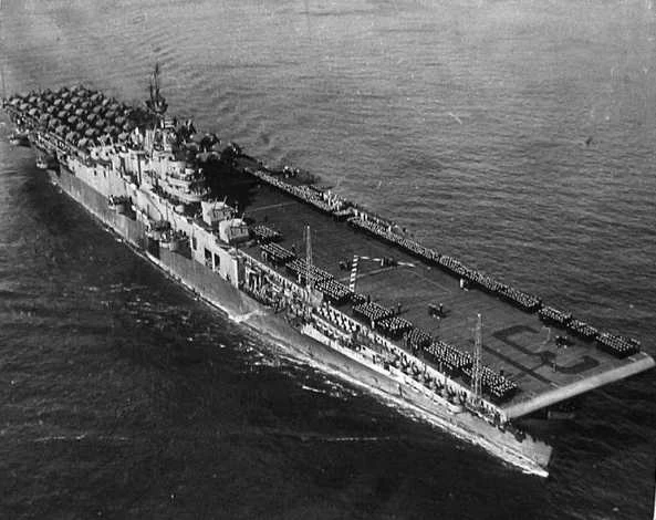 La USS Bon Homme Richard nel 1945