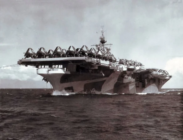 La USS Shangri-La nel 1945