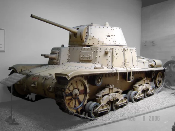 M15/42 in mostra al Musée des Blindés a Saumur