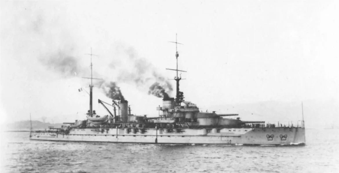 La Provence in navigazione nel 1918 circa La Provence in navigazione nel 1918 circa