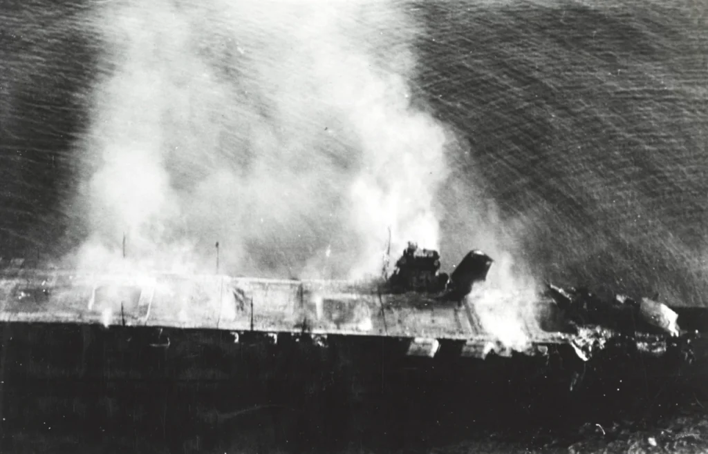 La Hiryū in fiamme