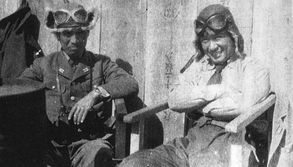 A destra Shiga, a sinistra Genda. il Comandante