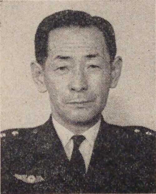 Hideki Shingo durante il suo periodo nelle Forze di autodifesa aerea giapponesi (1967)