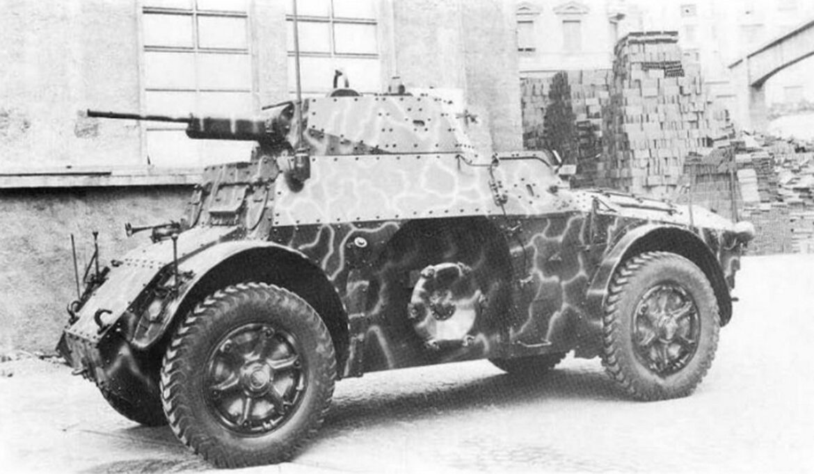 Autoblinda AB43 nella fabbrica Ansaldo (Foto archivi Fiat)