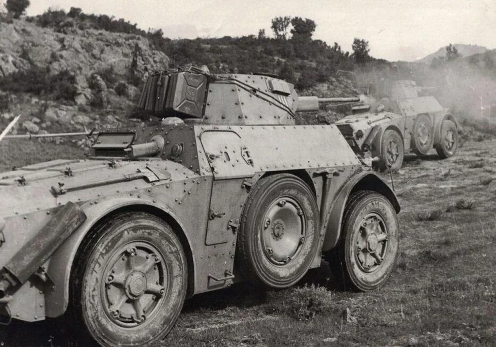 2 Autoblinde AB41 in Corsica
