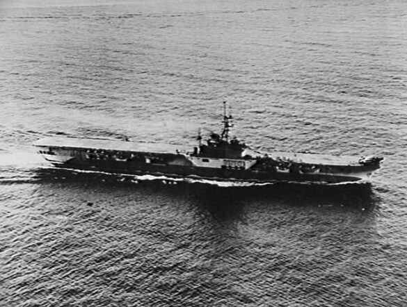 HMS Colossus a Shanghai, 1945
