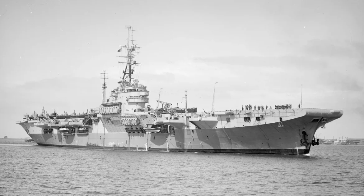 HMS Glory (R62) nel 1946