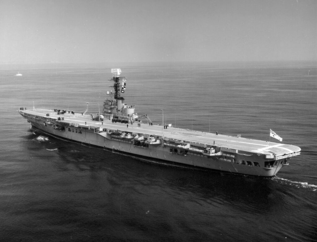 HMAS Melbourne in 1967 HMAS Melbourne nel 1967